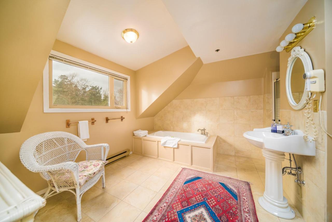 Dashwood Manor Seaside Bed & Breakfast Victoria Exteriör bild