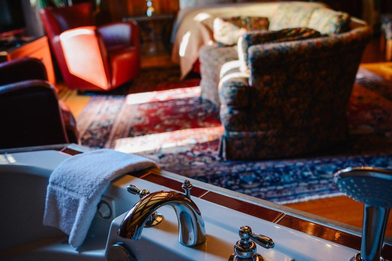 Dashwood Manor Seaside Bed & Breakfast Victoria Exteriör bild