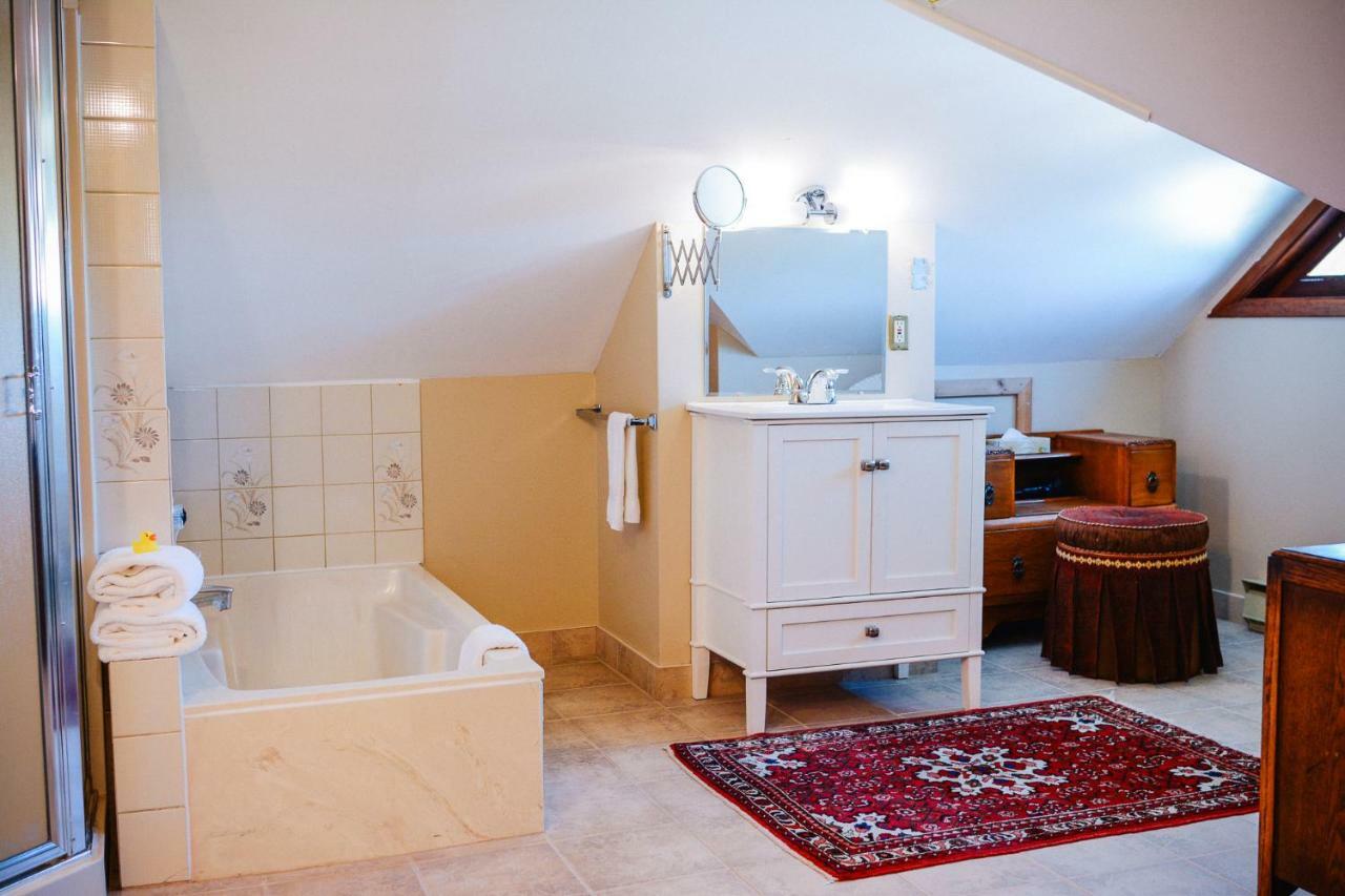 Dashwood Manor Seaside Bed & Breakfast Victoria Exteriör bild