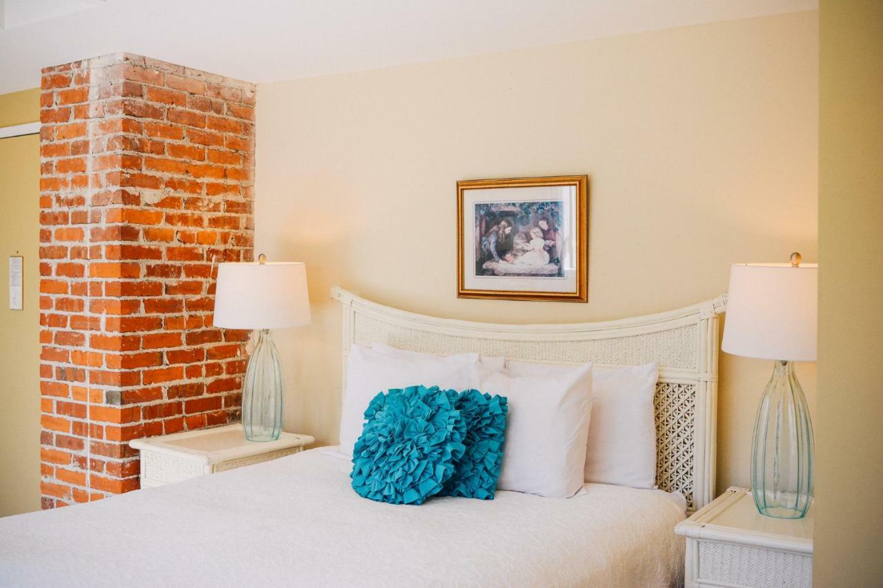Dashwood Manor Seaside Bed & Breakfast Victoria Exteriör bild