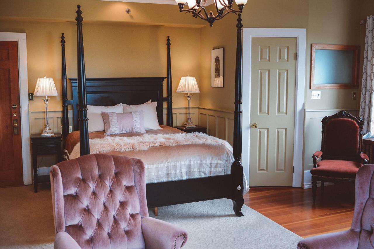 Dashwood Manor Seaside Bed & Breakfast Victoria Exteriör bild