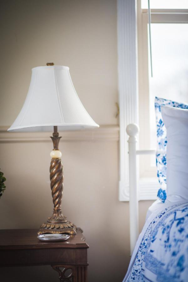 Dashwood Manor Seaside Bed & Breakfast Victoria Exteriör bild